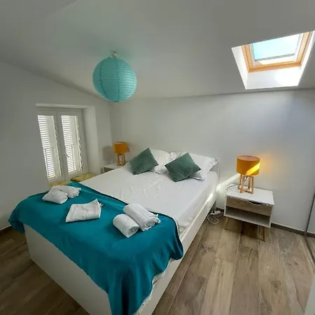 Duplex En Plein Centre * Propriano (Corsica)