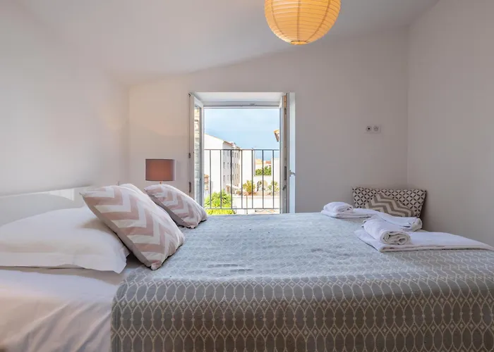 Duplex En Plein Centre Propriano (Corsica)